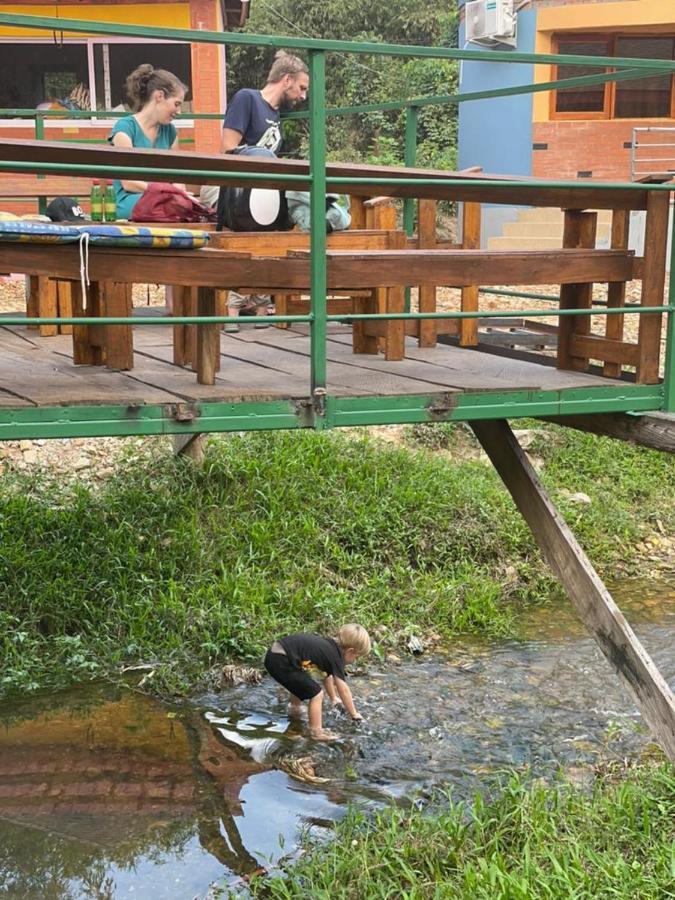 Bamboo River Resorts Wli Afegame Buitenkant foto