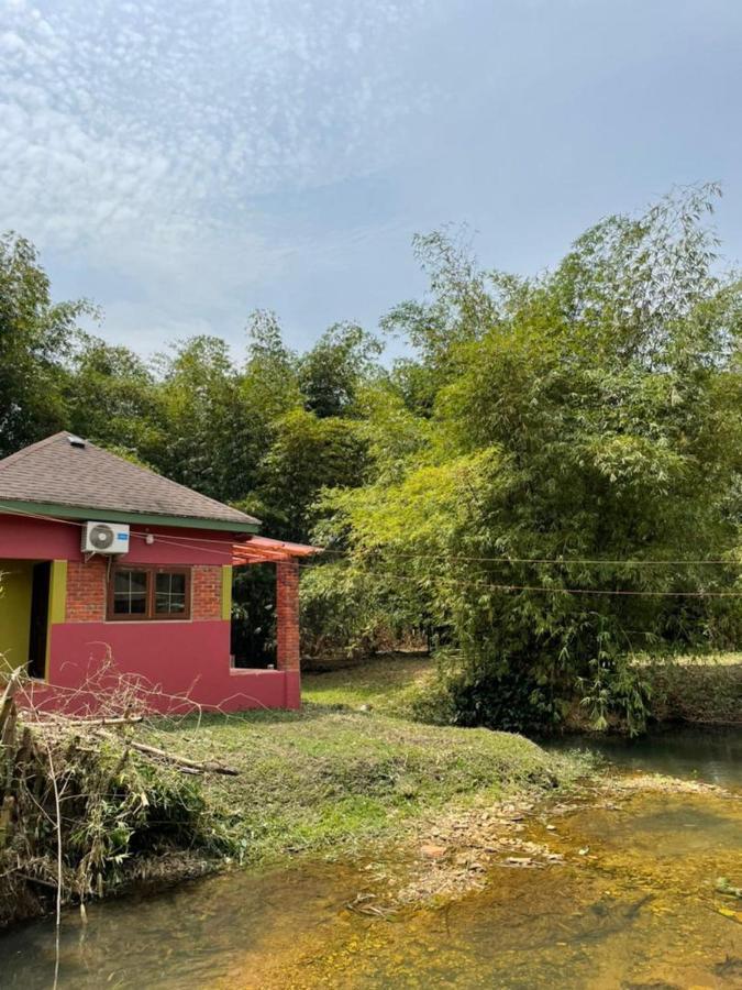 Bamboo River Resorts Wli Afegame Buitenkant foto