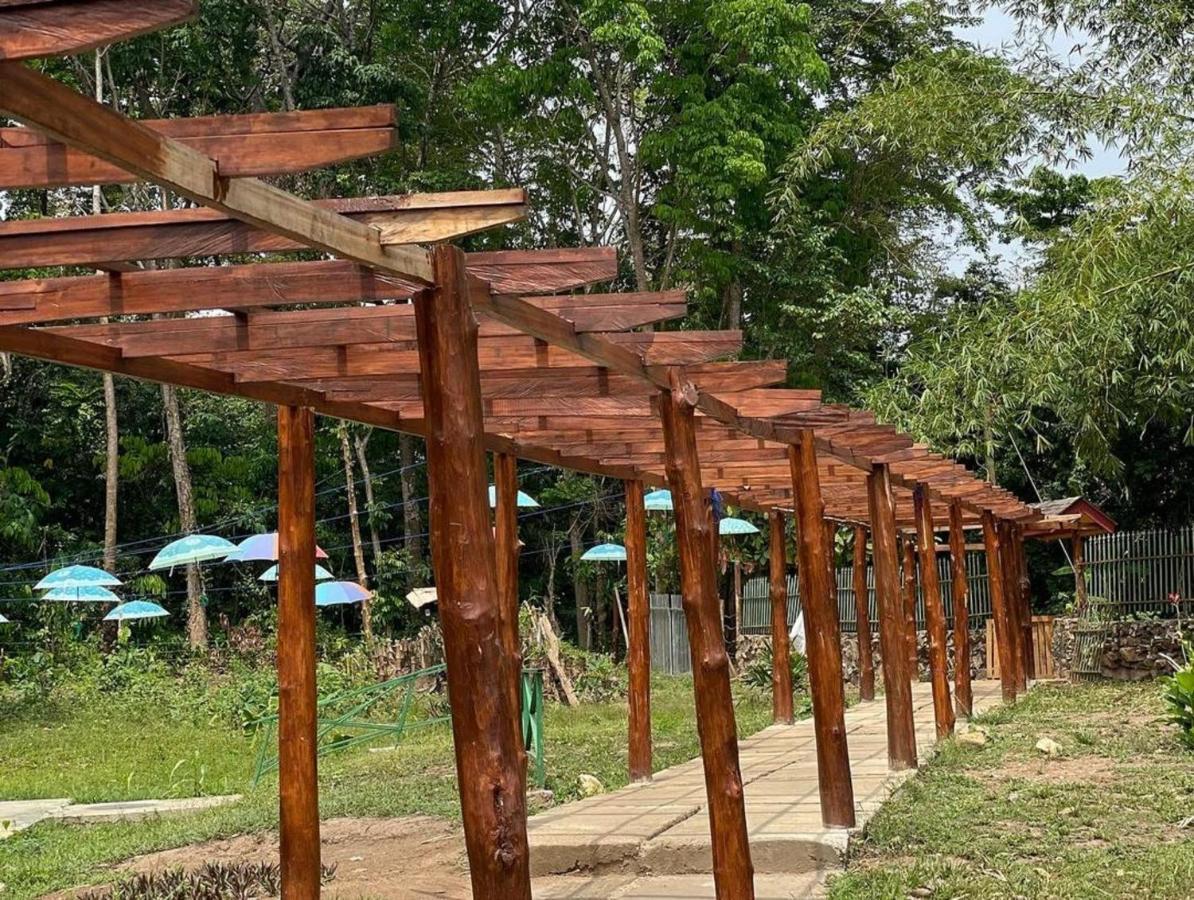 Bamboo River Resorts Wli Afegame Buitenkant foto