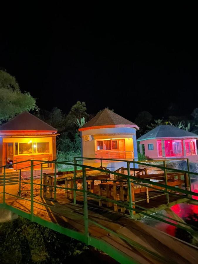 Bamboo River Resorts Wli Afegame Buitenkant foto