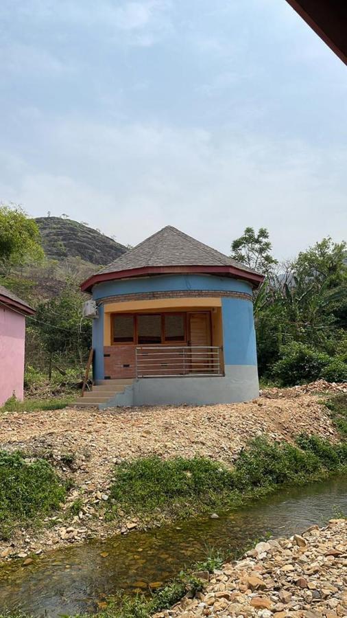 Bamboo River Resorts Wli Afegame Buitenkant foto